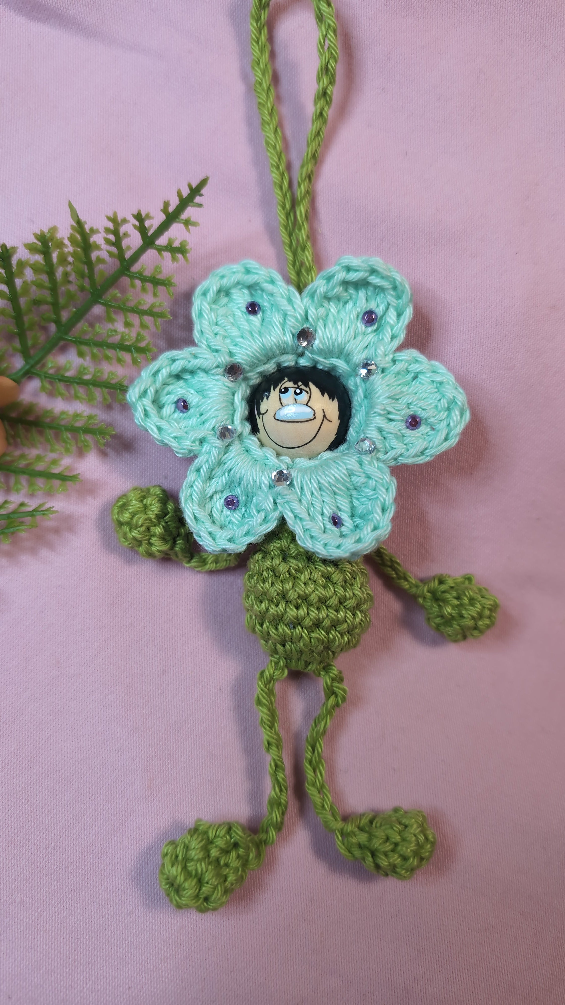 Blumenanhänger gehäkelt